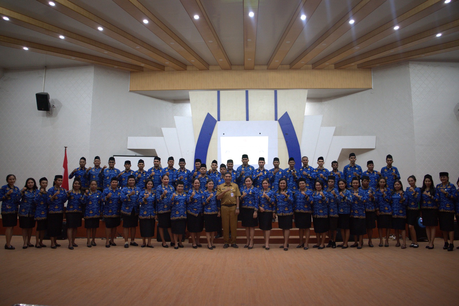 Langkah Bersejarah Pendidikan NTT: Penyerahan SK Gubernur untuk PPPK Paruh Waktu Tahap I Formasi 2025